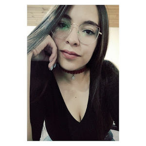 Meet your Posher, Vanessa